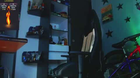 Snapshot of justinsc chatting on August 7, 2026, 2:35 am Justinsc online show from August 7, 2026, 2:35 am