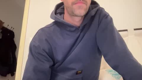 justmeandyou00 online show from December 5, 2025, 11:08 am