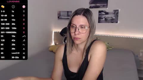 Julie online show from September 23, 2025, 4:21 pm