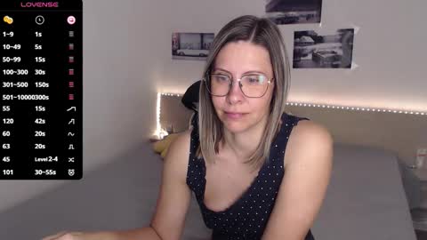 Julie online show from September 29, 2025, 3:44 am