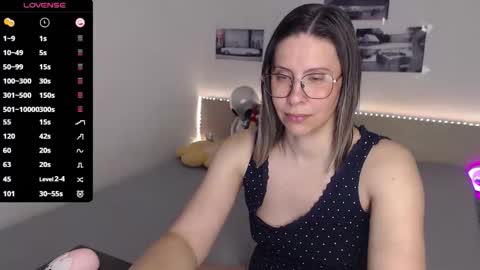 Julie online show from May 12, 2026, 4:09 am