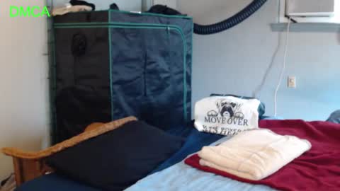 Justonetime1 online show from March 13, 2026, 4:57 pm