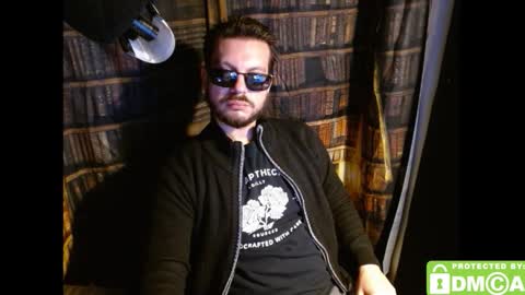 Snapshot of justshutupandwatch chatting on November 21, 2025, 6:01 am M. Dean online show from November 21, 2025, 6:01 am