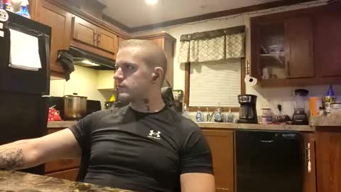 justus0624 online show from November 14, 2025, 3:27 am