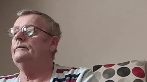 Arthur01750 online show from December 18, 2024, 11:24 am