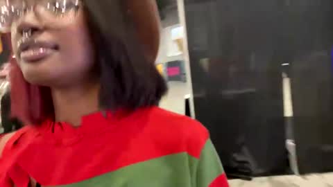 Aki Kim online show from October 26, 2025, 8:48 pm