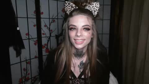 K8X4U LOVE ME online show from January 20, 2025, 5:15 am