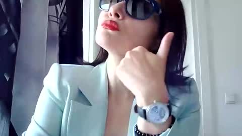 Snapshot of k_queen36 chatting on October 1, 2025, 9:37 am k_queen36 online show from October 1, 2025, 9:37 am