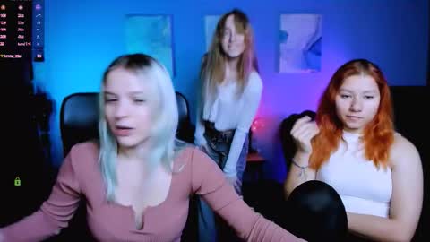 kaela_spell_ online show from November 21, 2025, 9:52 am