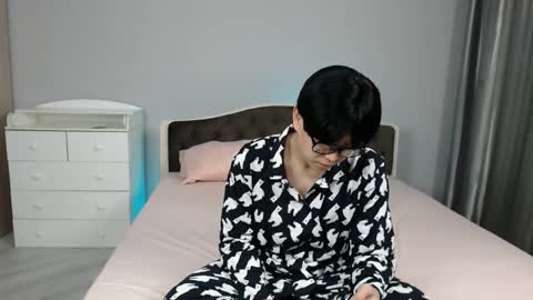 Snapshot of kai_chicken chatting on December 4, 2025, 1:15 am Kai Chicken online show from December 4, 2025, 1:15 am