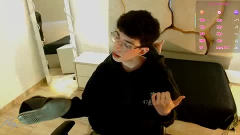 kai_tay1 online show from April 26, 2026, 11:30 am