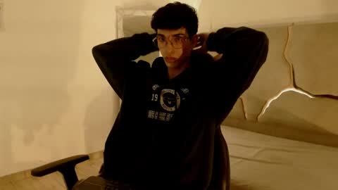 kai_tay1 online show from April 28, 2026, 11:37 am