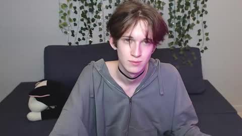 Snapshot of kaislutx chatting on October 8, 2025, 7:44 pm slutkai online show from October 8, 2025, 7:44 pm