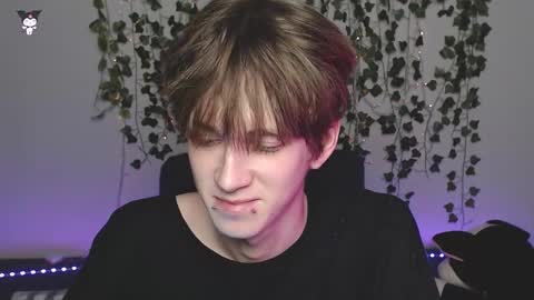 Snapshot of kaislutx chatting on November 8, 2025, 9:13 pm slutkai online show from November 8, 2025, 9:13 pm