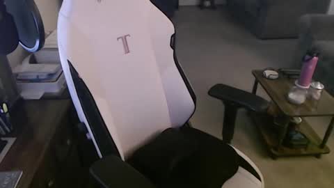 Camprincess331 online show from January 6, 2025, 1:09 am