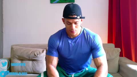 Snapshot of kale_tomson chatting on June 4, 2026, 4:35 pm kale thomson online show from June 4, 2026, 4:35 pm