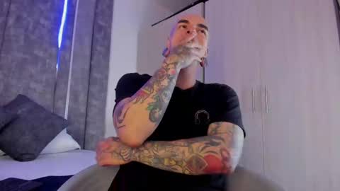 Snapshot of kaletattoos chatting on February 4, 2025, 8:06 pm Kale online show from February 4, 2025, 8:06 pm