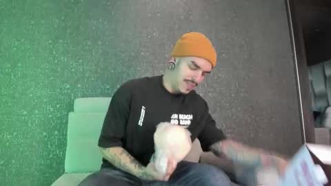 Snapshot of kaletattoos chatting on September 19, 2025, 11:11 am Kale online show from September 19, 2025, 11:11 am