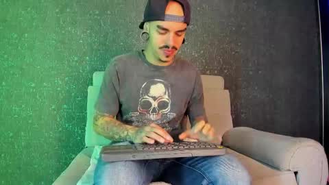 Snapshot of kaletattoos chatting on October 16, 2025, 11:00 am Kale online show from October 16, 2025, 11:00 am