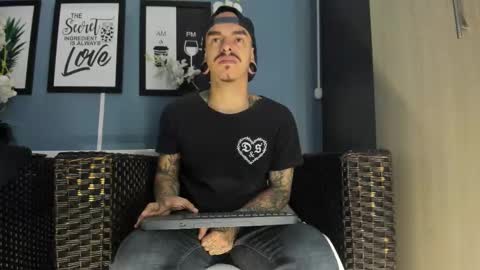 Snapshot of kaletattoos chatting on October 30, 2025, 11:11 am Kale online show from October 30, 2025, 11:11 am