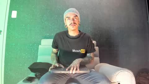 Snapshot of kaletattoos chatting on November 4, 2025, 11:20 am Kale online show from November 4, 2025, 11:20 am