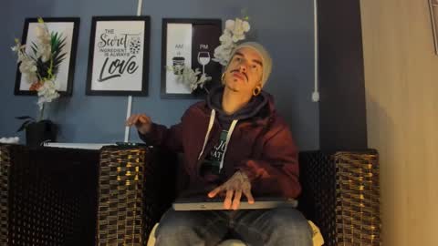 Snapshot of kaletattoos chatting on November 5, 2025, 11:32 am Kale online show from November 5, 2025, 11:32 am