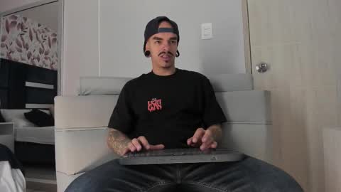 Snapshot of kaletattoos chatting on November 12, 2025, 11:21 am Kale online show from November 12, 2025, 11:21 am