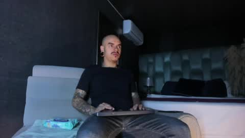 Snapshot of kaletattoos chatting on May 13, 2026, 10:56 am Kale online show from May 13, 2026, 10:56 am