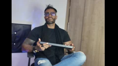 Snapshot of kaleth_price chatting on February 27, 2025, 1:05 am Kaleth Price online show from February 27, 2025, 1:05 am