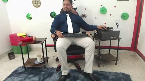 Kaleth online show from May 3, 2026, 10:05 pm