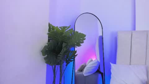 Snapshot of kalibloom_ chatting on July 21, 2026, 9:39 pm Kali Bloom online show from July 21, 2026, 9:39 pm