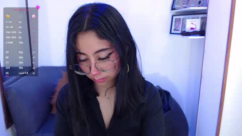 Snapshot of kalilowe_ chatting on November 10, 2025, 6:18 pm Kali online show from November 10, 2025, 6:18 pm