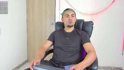 Snapshot of kalivan_voinesscu chatting on July 24, 2026, 7:50 am K A L I online show from July 24, 2026, 7:50 am