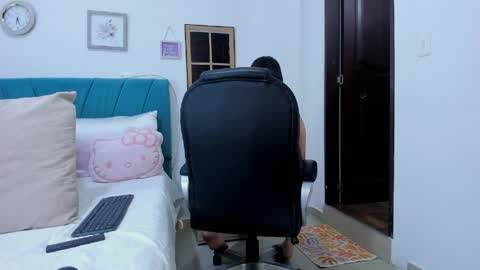 Kamilalopez online show from April 26, 2026, 8:28 pm