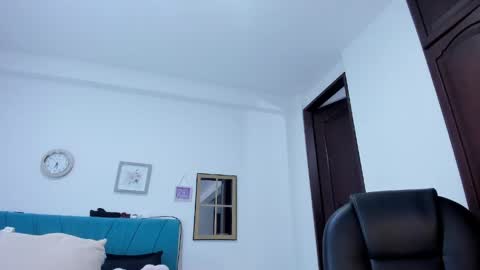 Snapshot of kam_lopez chatting on May 20, 2026, 9:43 pm Kamilalopez online show from May 20, 2026, 9:43 pm