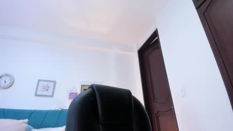 Snapshot of kam_lopez chatting on June 6, 2026, 9:19 pm Kamilalopez online show from June 6, 2026, 9:19 pm