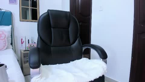 Snapshot of kam_lopez chatting on June 12, 2026, 11:25 pm Kamilalopez online show from June 12, 2026, 11:25 pm