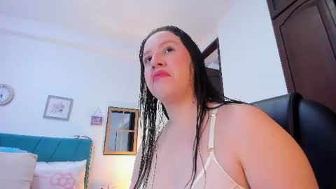 Snapshot of kam_lopez chatting on June 15, 2026, 9:17 pm Kamilalopez online show from June 15, 2026, 9:17 pm