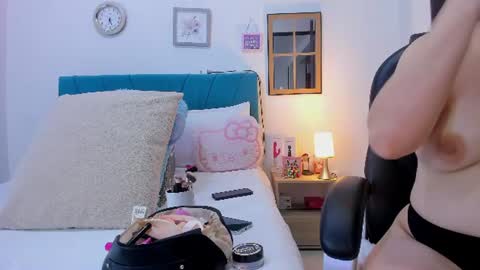 Snapshot of kam_lopez chatting on June 29, 2026, 8:42 pm Kamilalopez online show from June 29, 2026, 8:42 pm