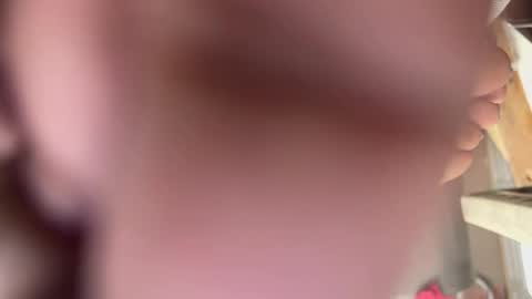 kamikazeozzy_juicylucee online show from May 14, 2026, 9:27 am