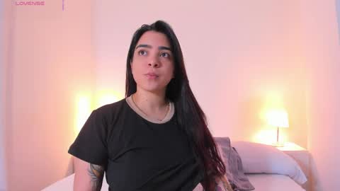 Kamila Betancourt online show from May 1, 2026, 12:54 pm