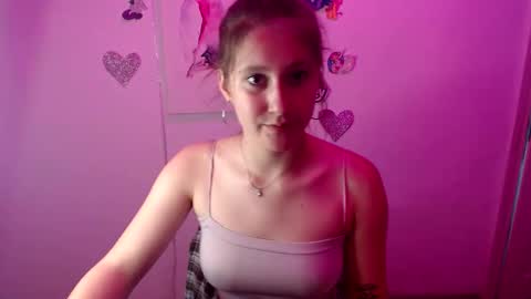 kamilla_love_ online show from September 9, 2025, 1:32 pm