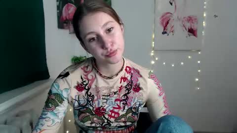 kamilla_love_ online show from November 1, 2025, 1:35 pm