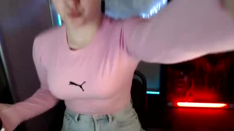 kamilla_love_ online show from April 29, 2026, 12:09 pm