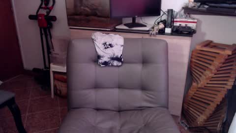 Snapshot of kamillaxx chatting on September 10, 2025, 5:35 pm Kamila online show from September 10, 2025, 5:35 pm