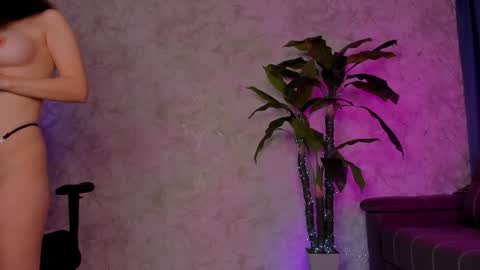 Emma online show from February 26, 2025, 1:32 am