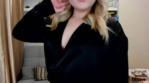 Snapshot of kara_smith_ chatting on June 8, 2026, 1:28 am Kara. Off from 15th till 24th of December online show from June 8, 2026, 1:28 am