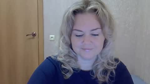 Snapshot of karennelsonx chatting on October 20, 2025, 7:20 am karennelsonx online show from October 20, 2025, 7:20 am