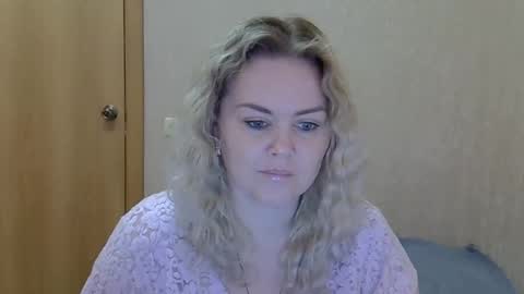 karennelsonx online show from April 24, 2026, 12:29 pm