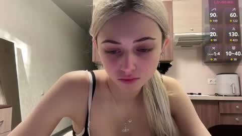 Snapshot of karensimilton chatting on July 13, 2026, 4:10 pm May online show from July 13, 2026, 4:10 pm
